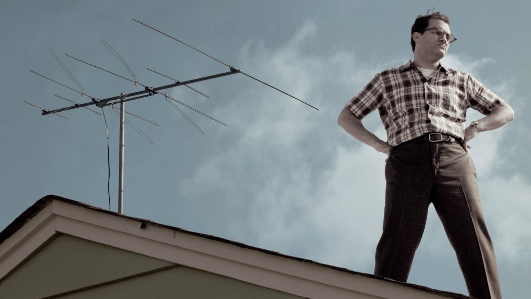 Ciddi bir adam izle