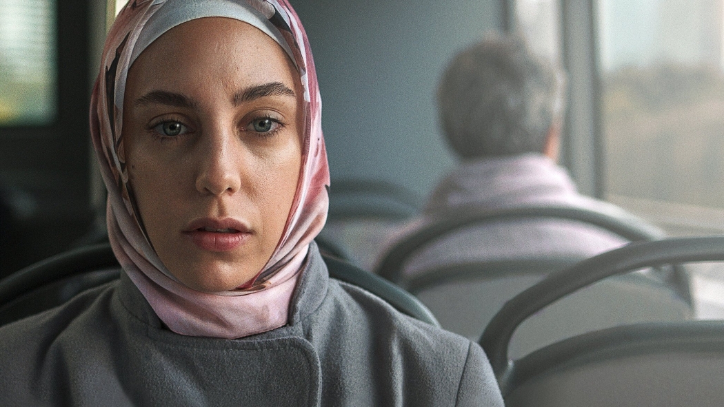 Bir Başkadır 1. Sezon 3. Bölüm izle